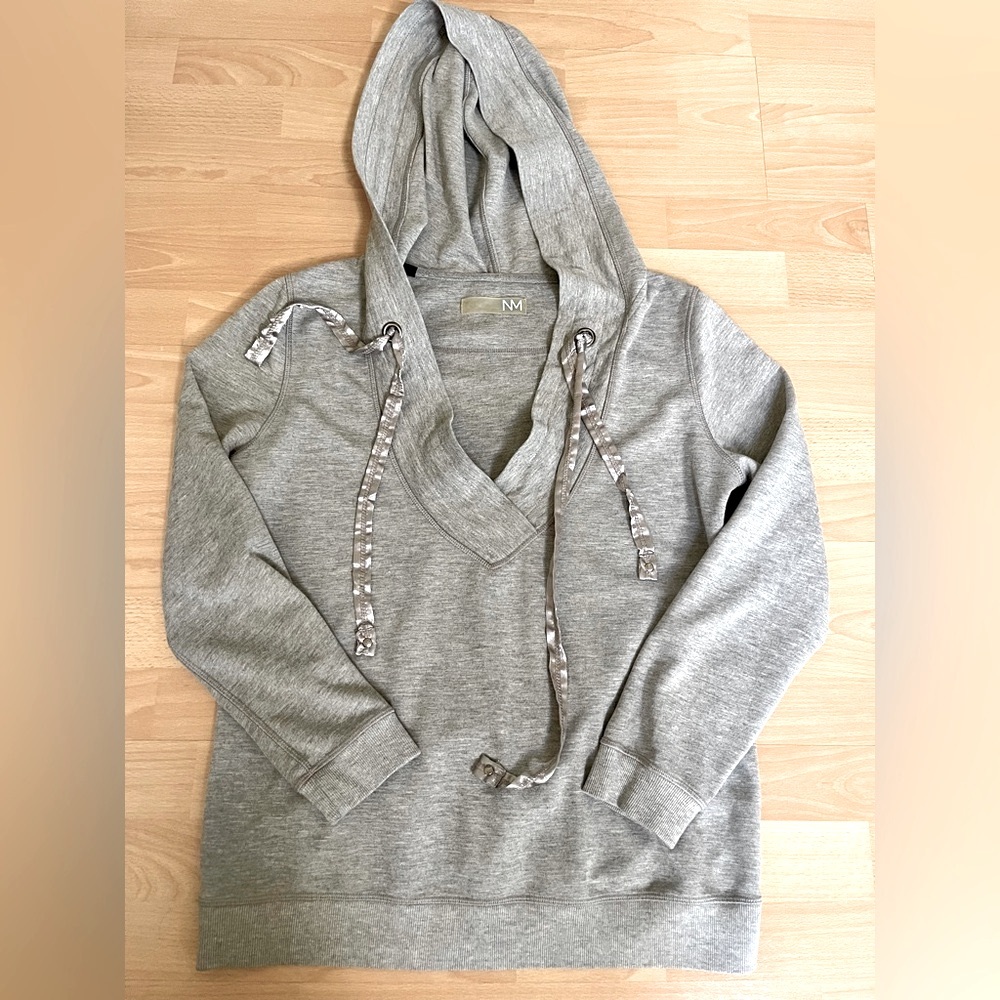 NM Neiman Marcus Gray Hooded V-Neck Sweatshirt With Tie Details Small